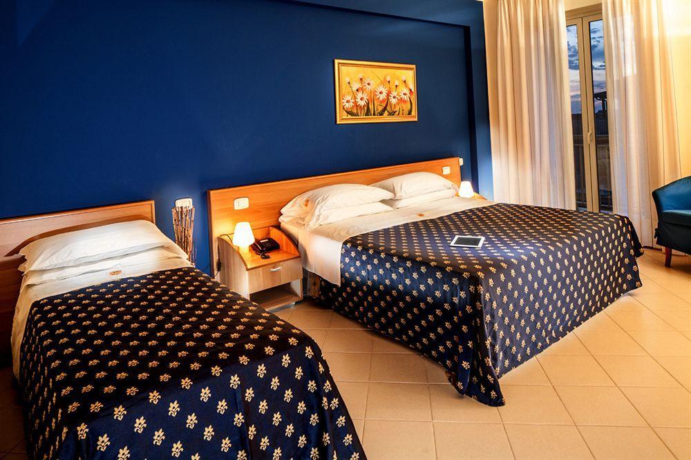Riviera Del Sole Hotel Resort Spa Piraino Extérieur photo