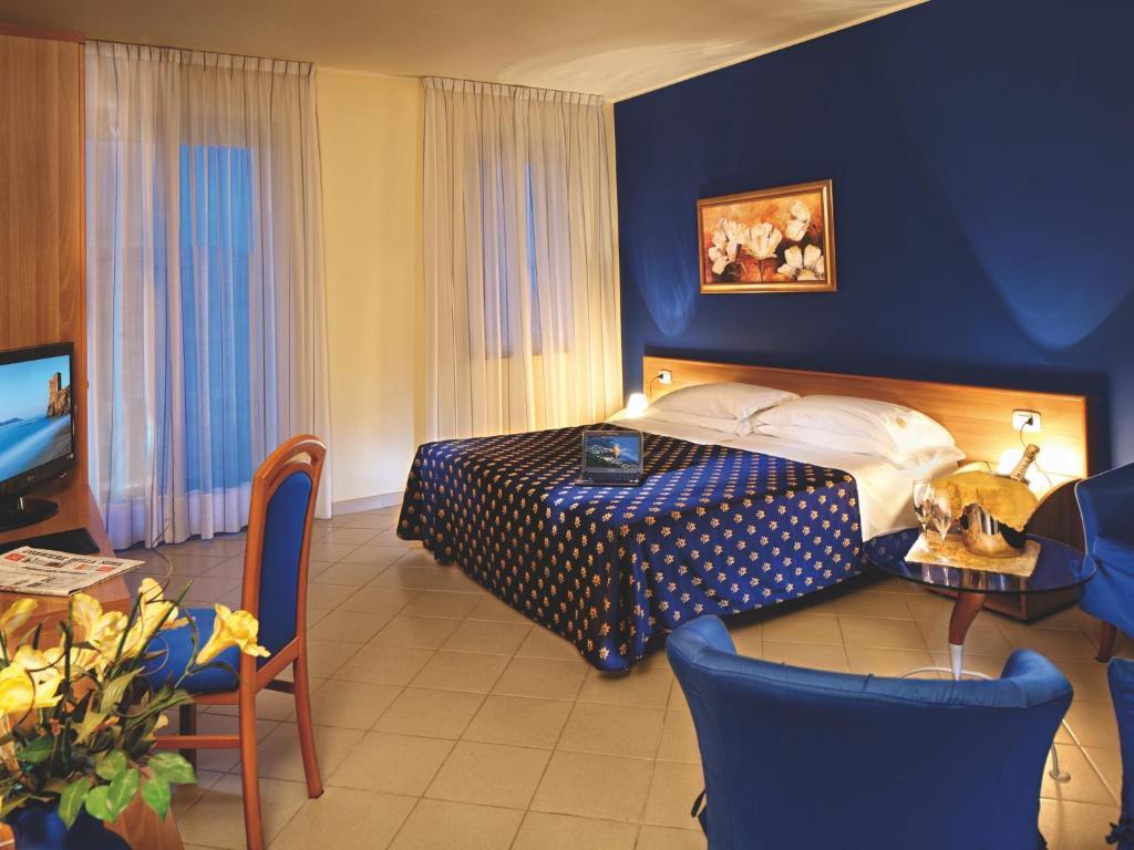 Riviera Del Sole Hotel Resort Spa Piraino Chambre photo